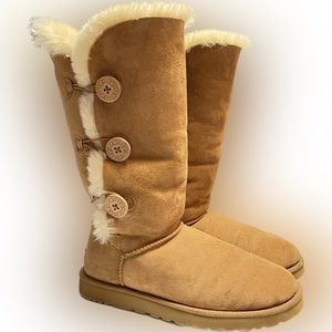 Bailey Button Ugg Size 10